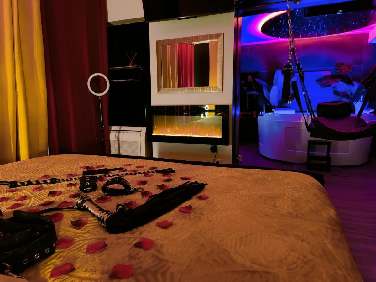 La Loveroom Bdsm De Nice " La Chambre Luxe Des Desirs " Exterior photo